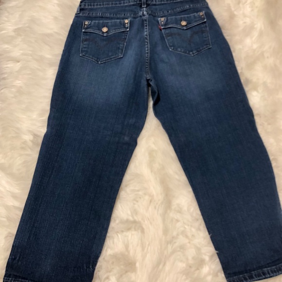Women’s Levi’s Jean Capri - Picture 3 of 4